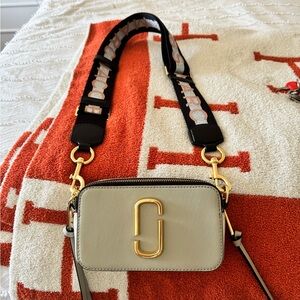Marc Jacobs Cream Crossbody Bag NWOT